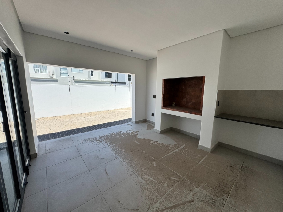 4 Bedroom Property for Sale in Sandown Western Cape